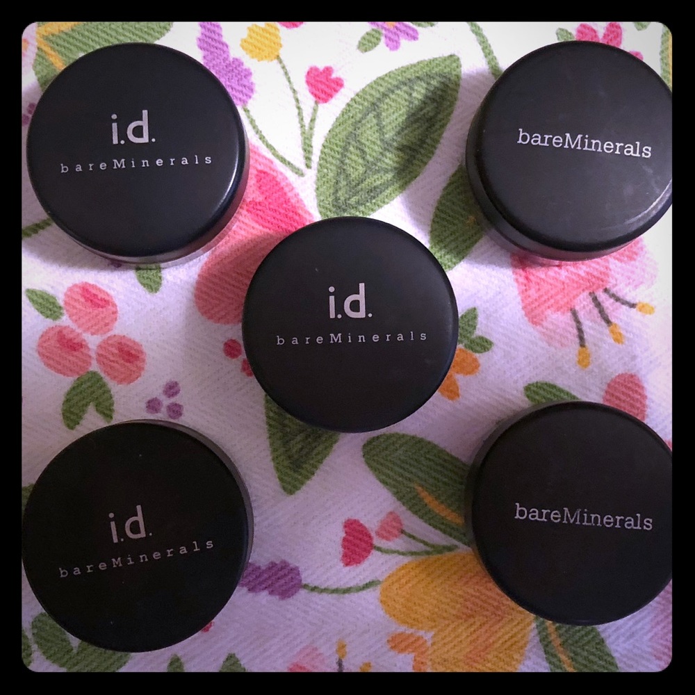 Bare Minerals Bundle! (Face, eyeshadow, & liner!)